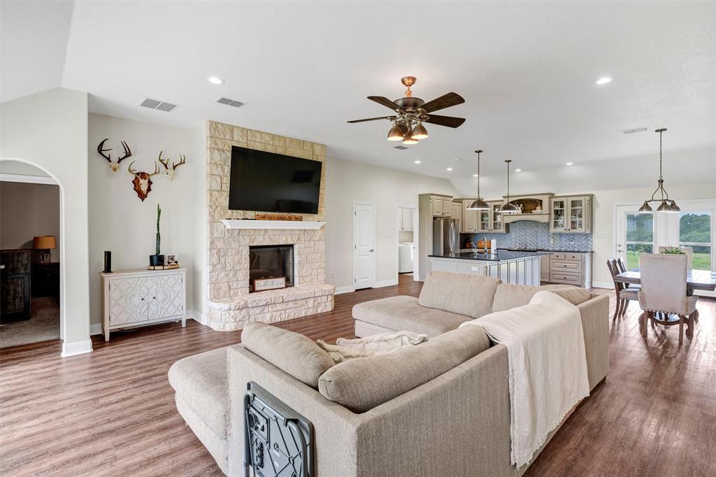 Decatur, Texas 76234, United States, 3 Bedrooms Bedrooms, ,2 BathroomsBathrooms,Residential,Active,165349