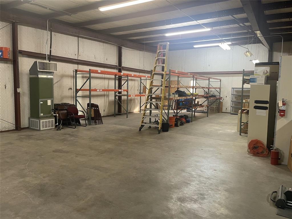 North 75 Bus Plaza - Commercial Lease