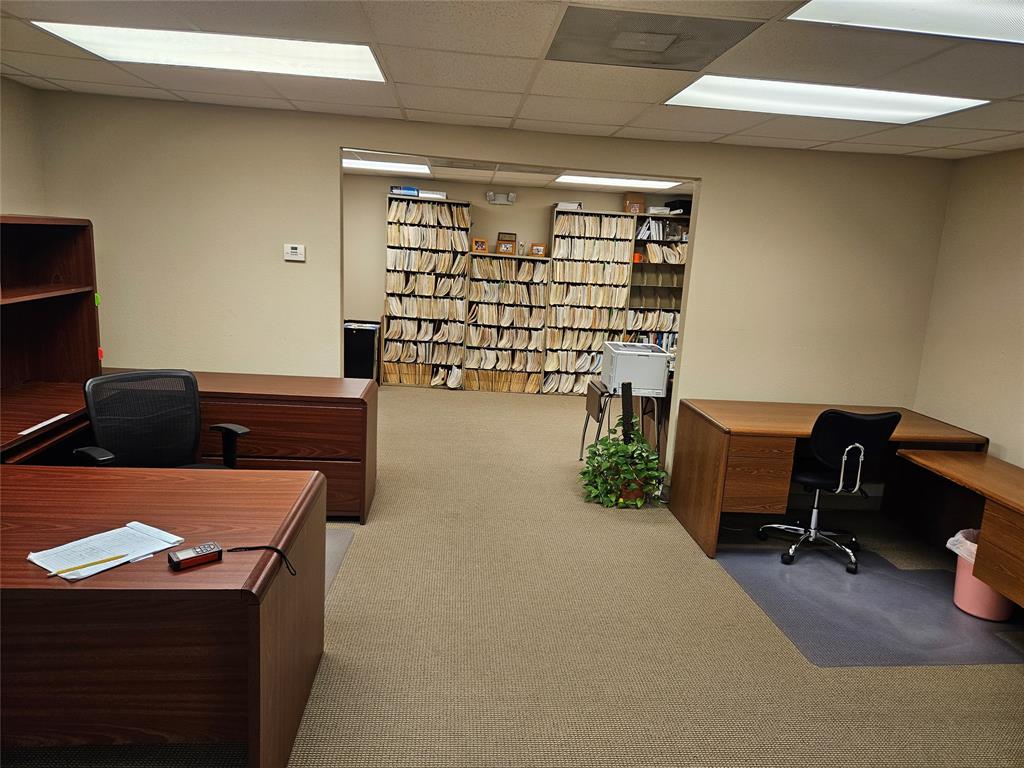 North 75 Bus Plaza - Commercial Lease