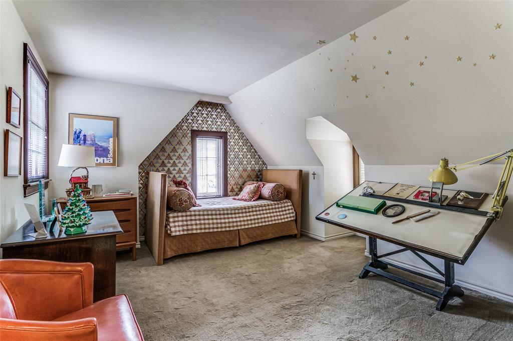 Francis Daniel - Residential