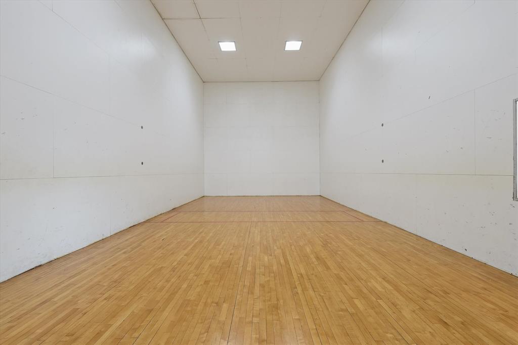 Cloisters Condo The - Residential