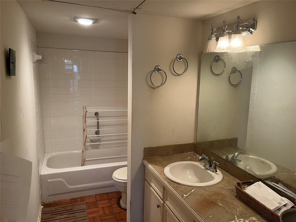 Hollows North Condo - Residential