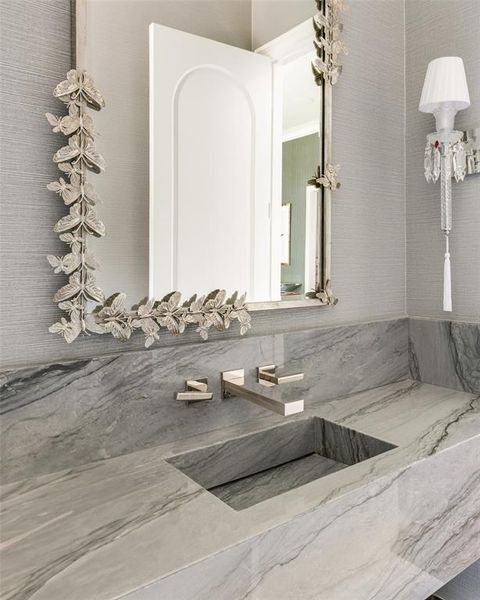 Tiny photo for 3600 Beverly Drive, Highland Park, TX 75205 (MLS # 21185277)