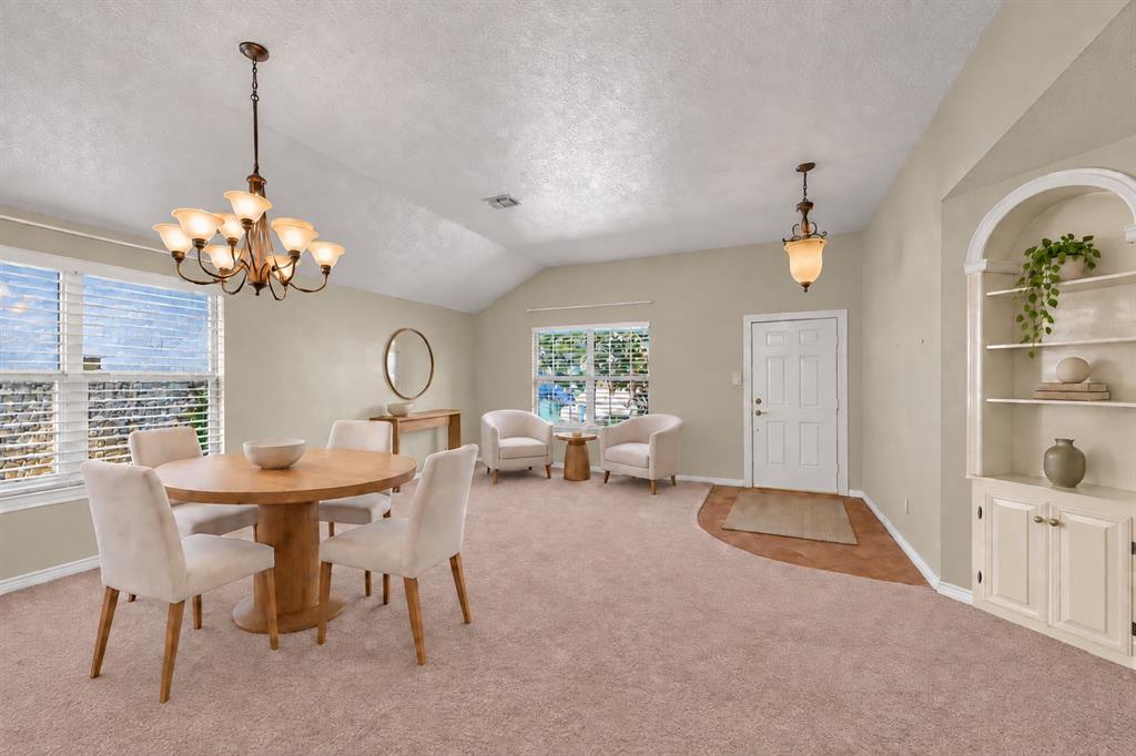 501 Roundrock Lane