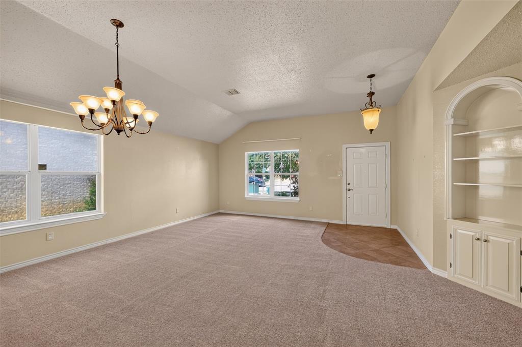 501 Roundrock Lane