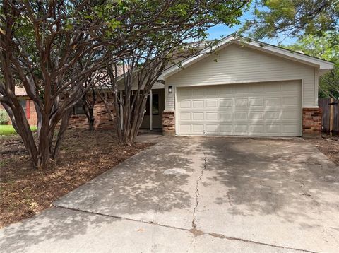 Photo of 5736 Sea Breeze Lane, Fort Worth, TX 76135 (MLS # 21251400)