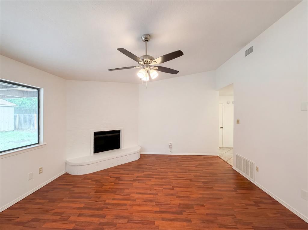 5736 Sea Breeze Lane