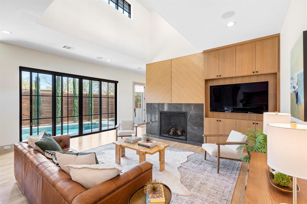 Lakeshore Hills Rev - Residential