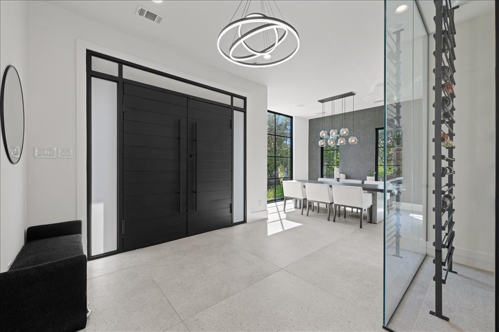 5839 Richmond Avenue