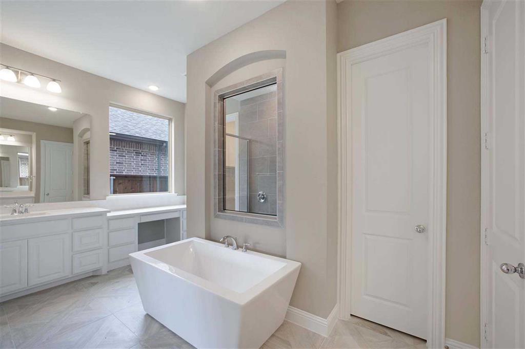 Mustang Lakes - Residential