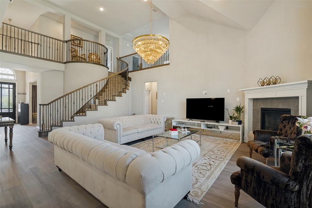 211 Sterling Heights