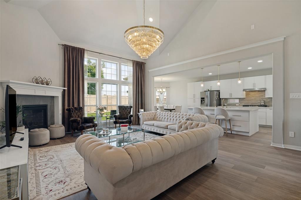 211 Sterling Heights