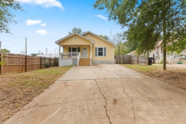 205 LOMOND AVE, LONGVIEW, TX 75601 - Image 490a6e8223bbf2d59abbb4fd60357f4f/335253282