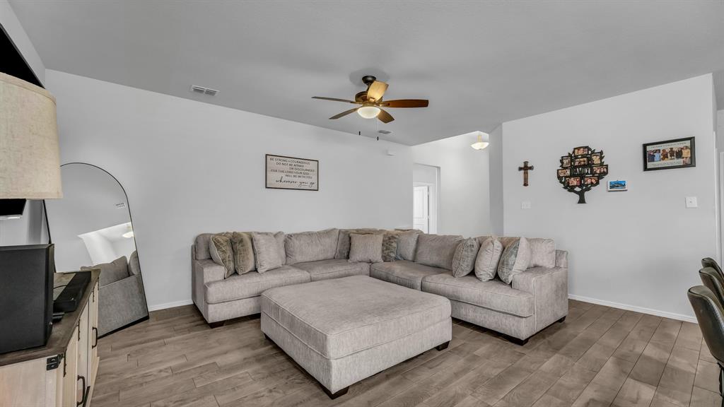 9224 Red Brush Trail