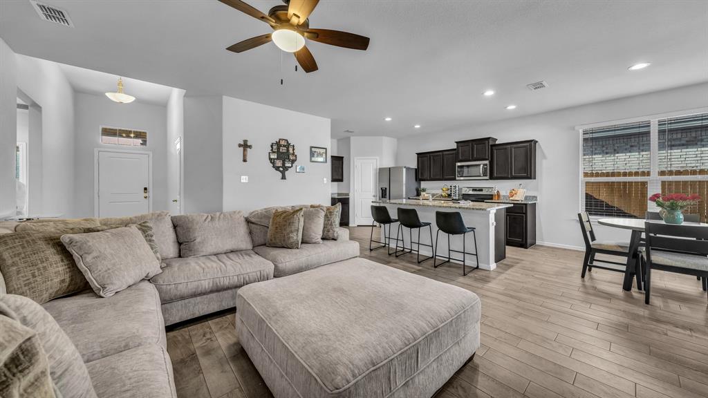 9224 Red Brush Trail