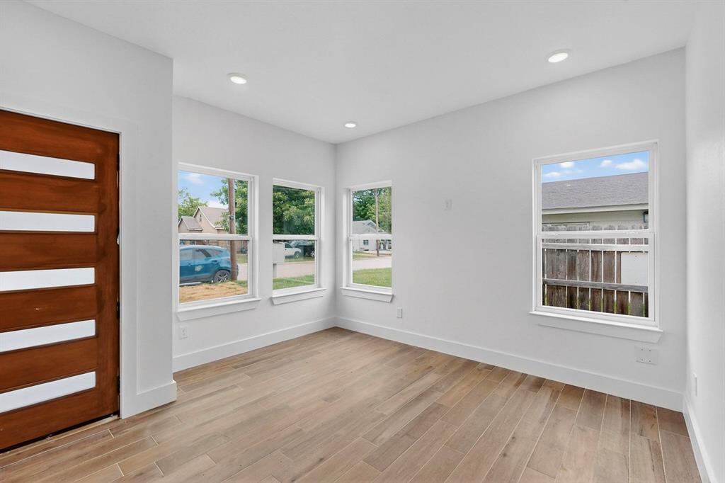 218 S Locust Street