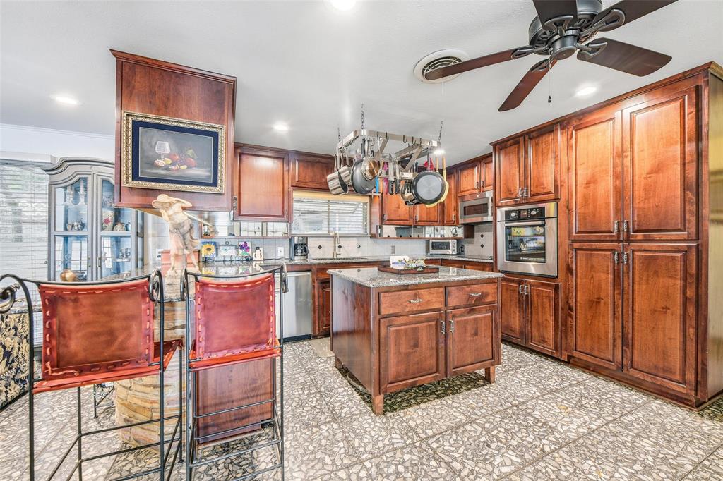 2404 Indian Cove Street