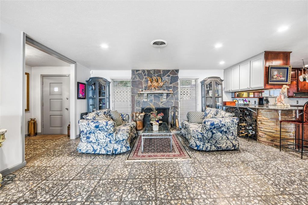 2404 Indian Cove Street