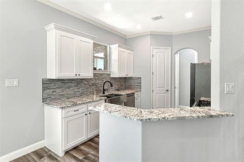 Tiny photo for 675 Wayne Avenue, Van Alstyne, TX 75495 (MLS # 21069947)