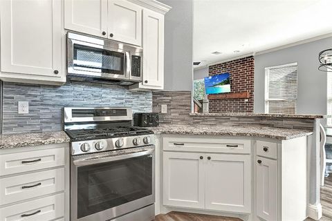 Tiny photo for 675 Wayne Avenue, Van Alstyne, TX 75495 (MLS # 21069947)