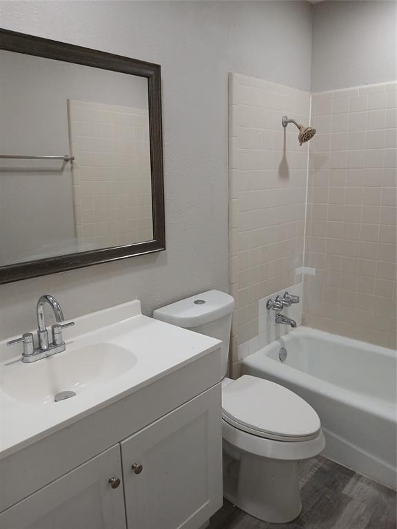 Los Arroyos - Residential Lease