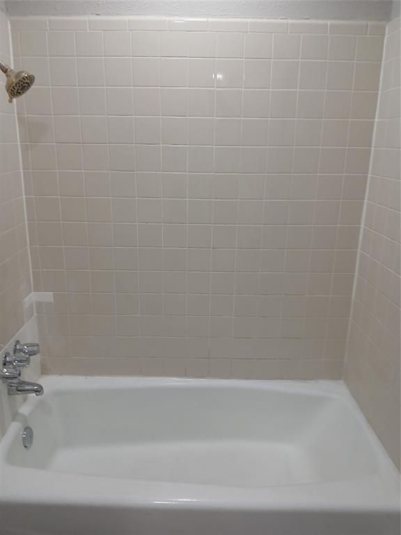 Los Arroyos - Residential Lease