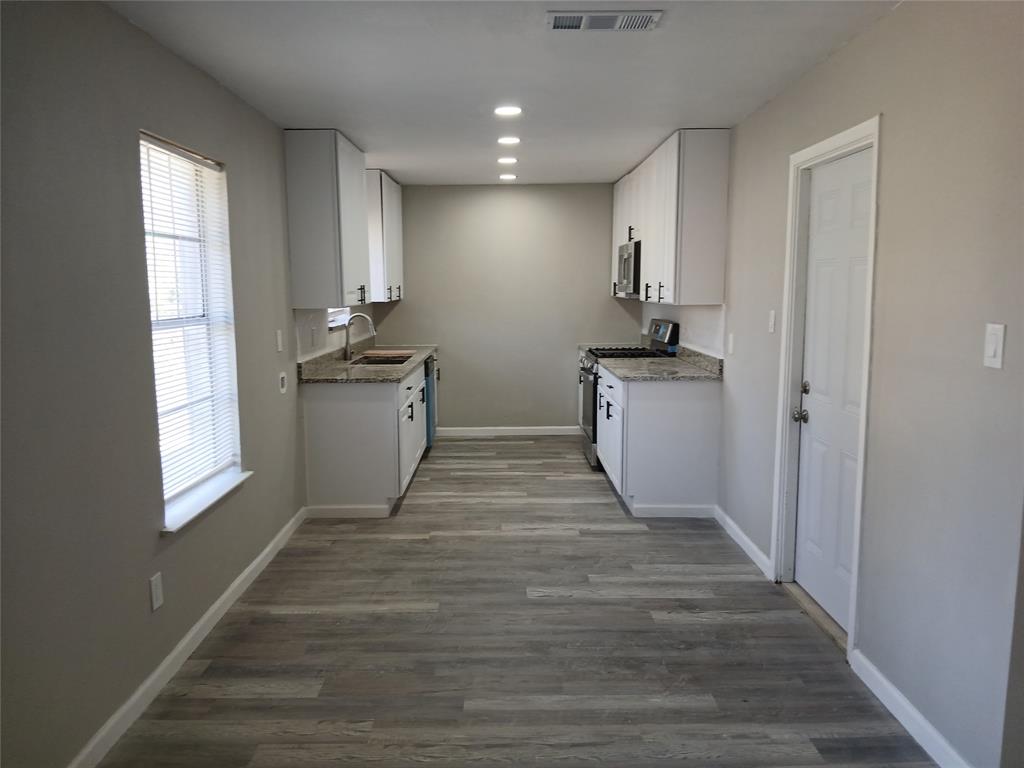 Los Arroyos - Residential Lease