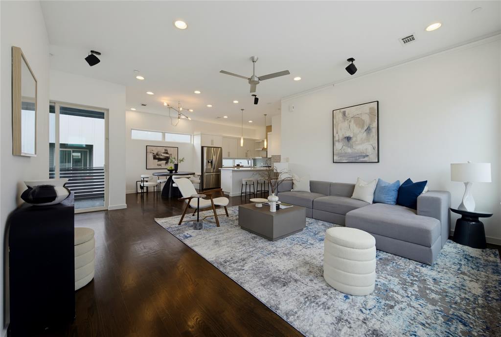 1915 Summit Avenue 1