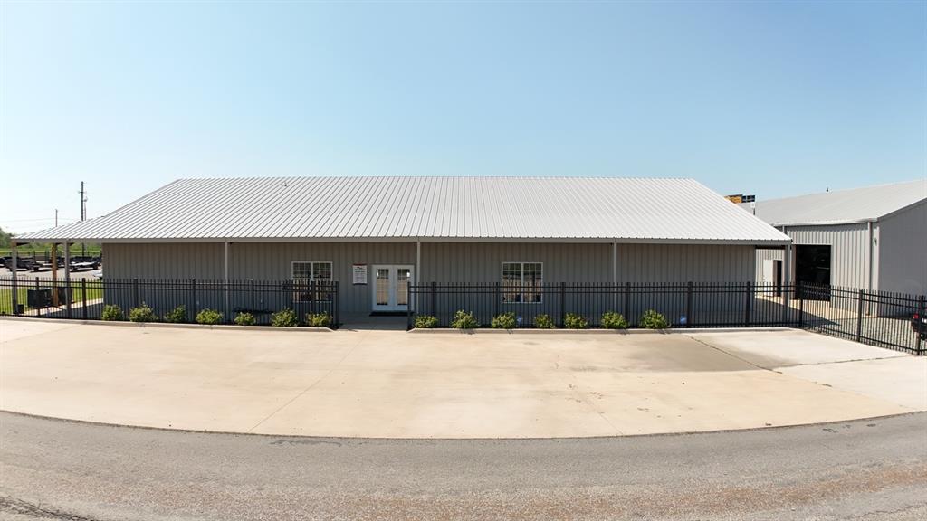 Sanford Circle Nrt Side Add - Commercial Sale