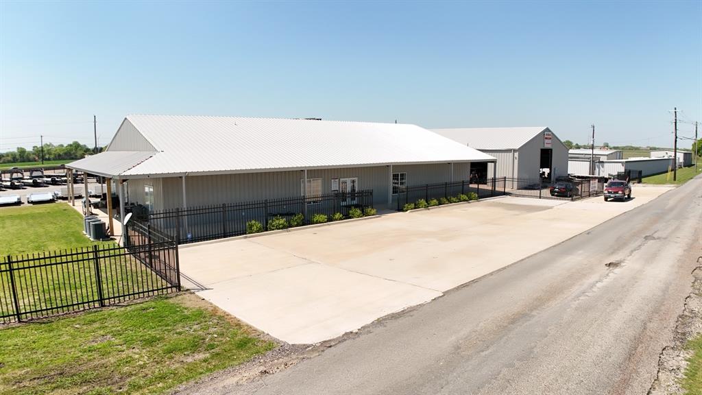 Sanford Circle Nrt Side Add - Commercial Sale