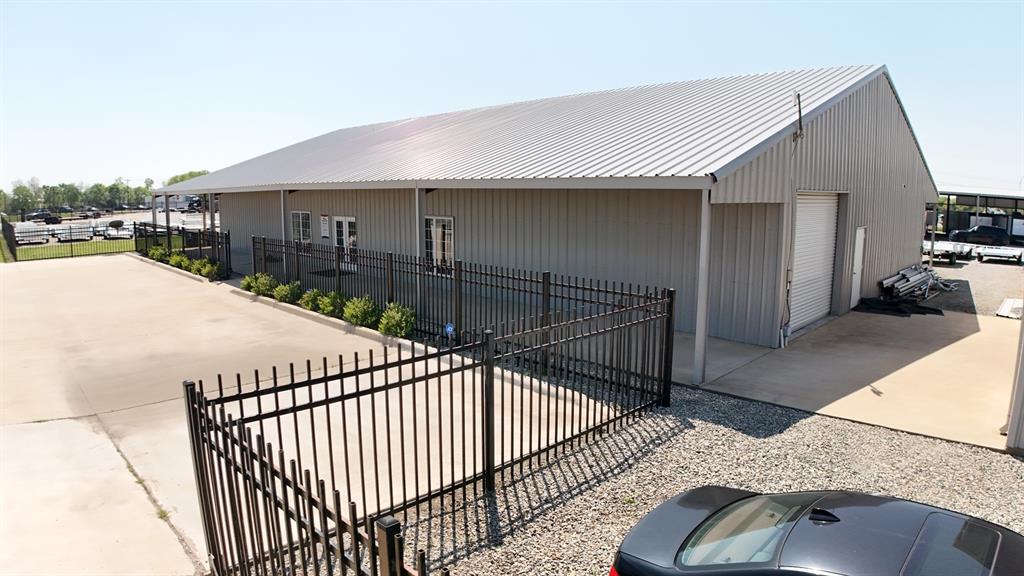 Sanford Circle Nrt Side Add - Commercial Sale