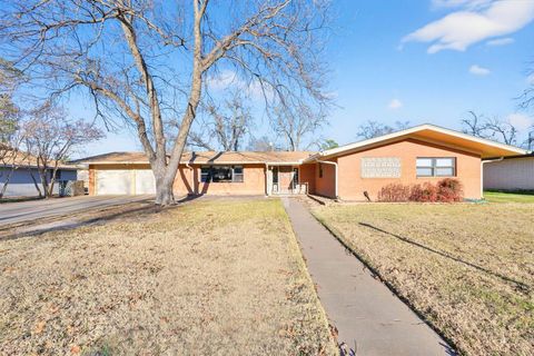 2131 N Woodland Street Stephenville TX 76401