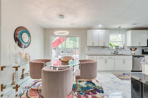 1706 England Road Arlington TX 76013