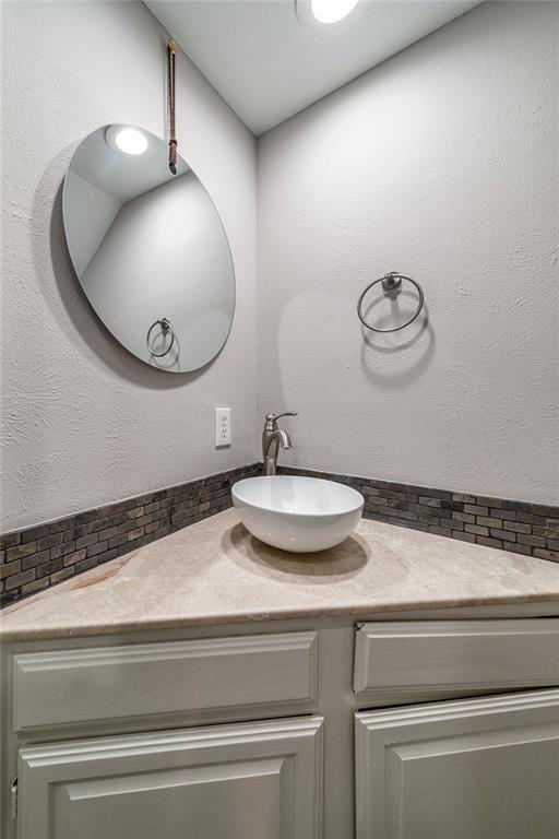 Brown Street Condo 3605 - Residential Lease