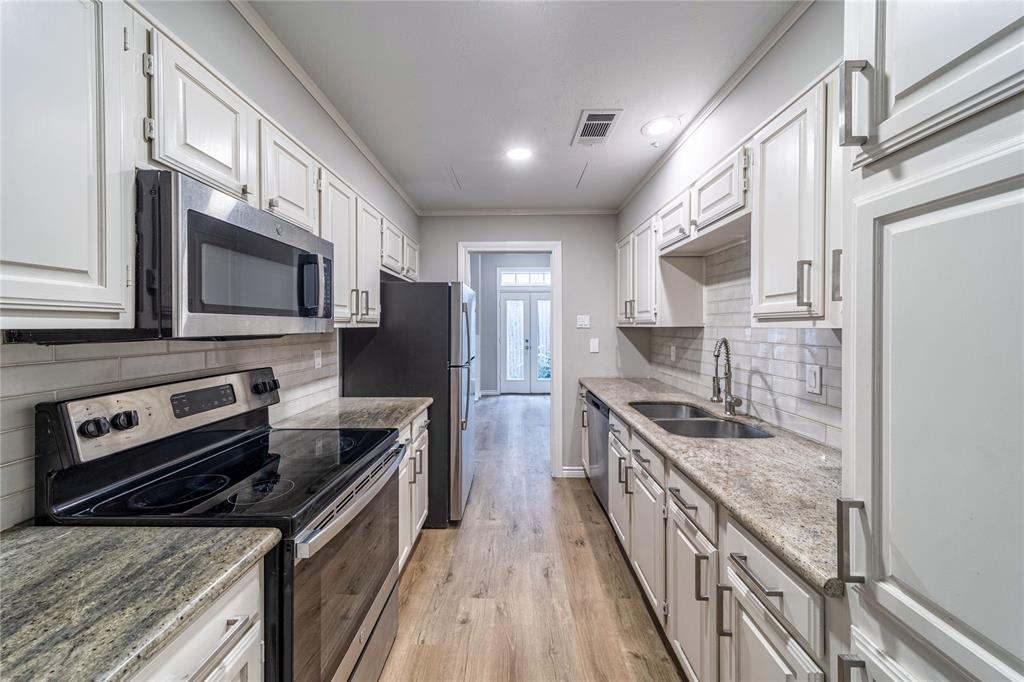 Brown Street Condo 3605 - Residential Lease