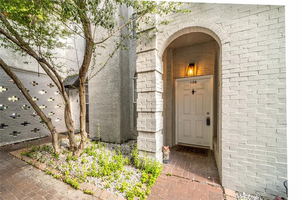 Brown Street Condo 3605 - Residential Lease