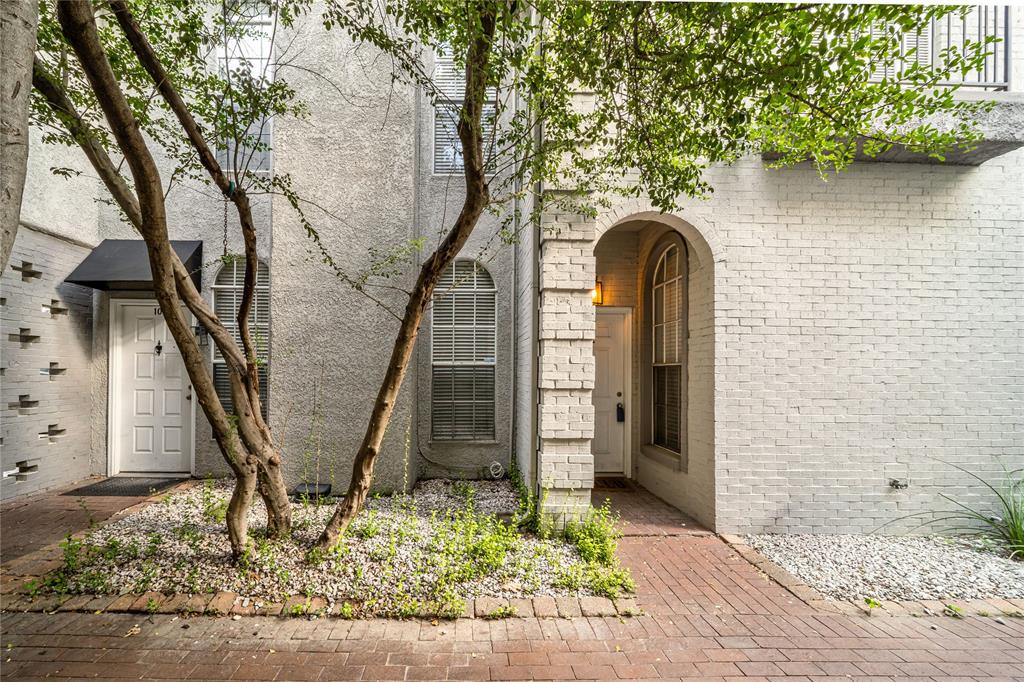 Brown Street Condo 3605 - Residential Lease