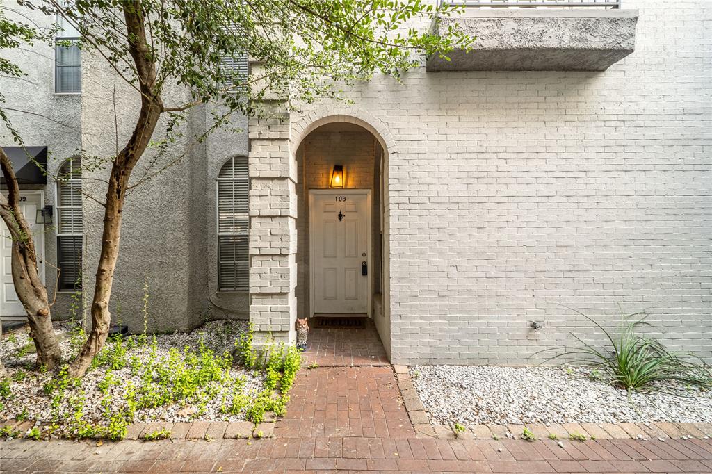 Brown Street Condo 3605 - Residential Lease