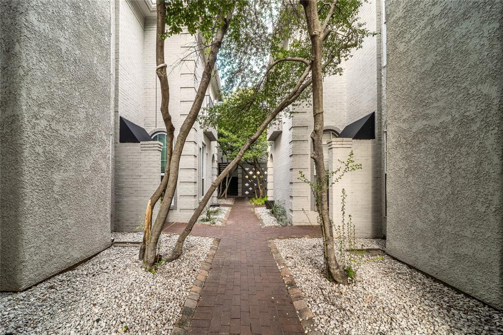 Brown Street Condo 3605 - Residential Lease