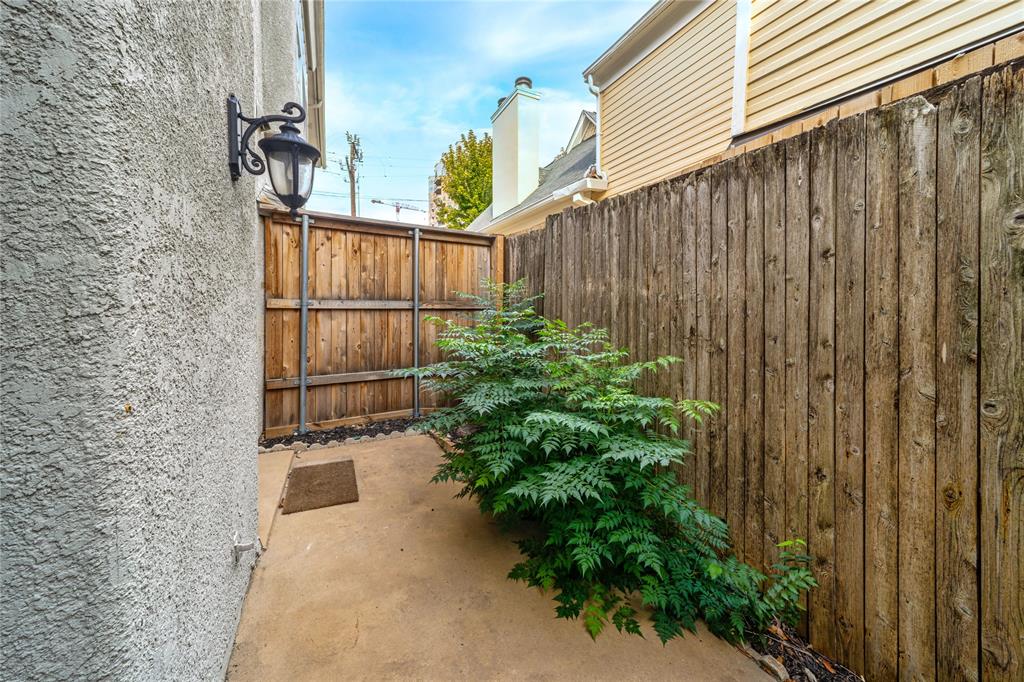 Brown Street Condo 3605 - Residential Lease