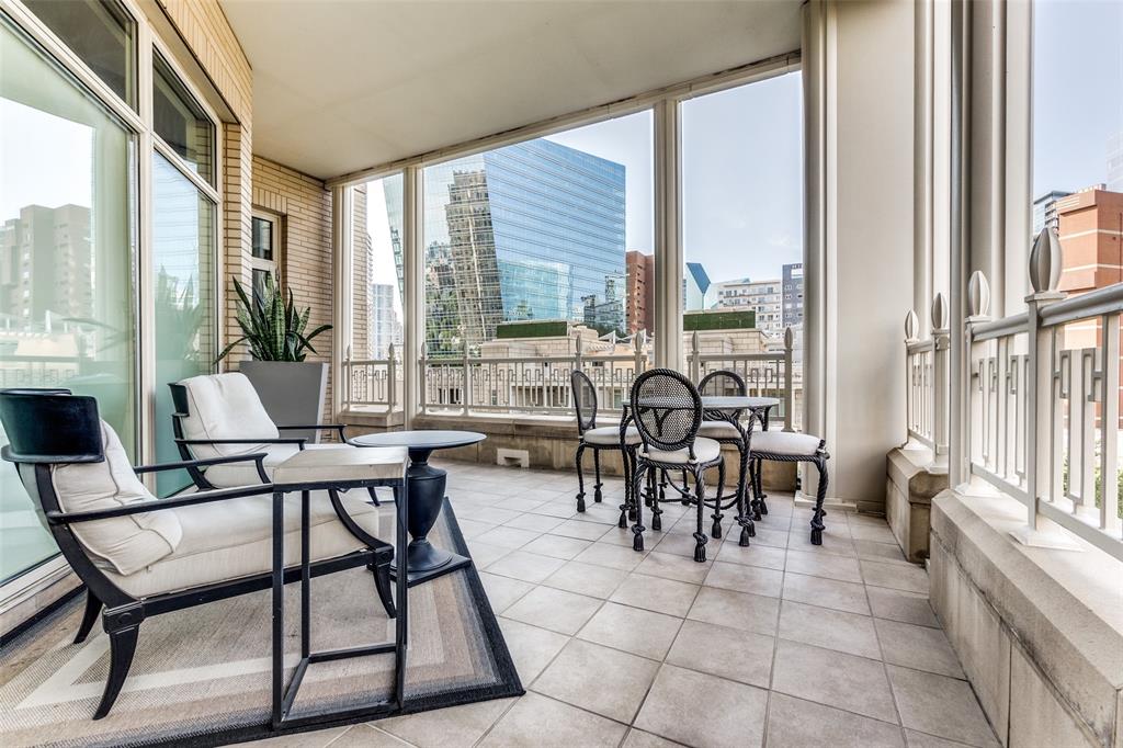 Tower & Regency Row Residence Condo - Residential