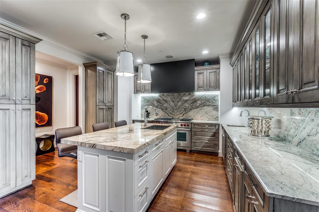 Tower & Regency Row Residence Condo - Residential