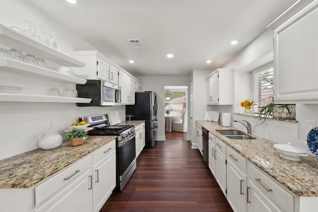 7025 Escondido Drive