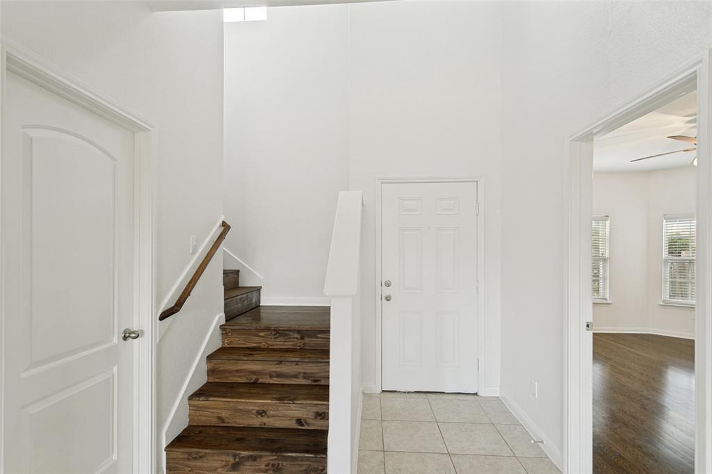 215 SILVERLEAF Drive