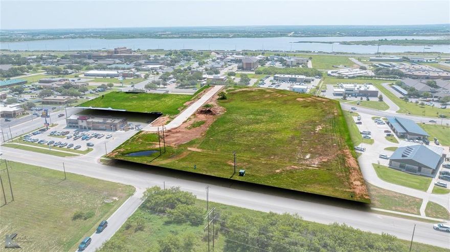 7.2 acres zoned GR. Frontage on Antilley and Memorial still available. Medical, office, and restaurant in surrounding development. Last remaining lot with Antilley access.