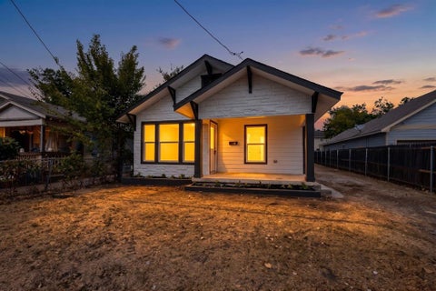 Photo of 4427 Frank Street, Dallas, TX 75210 (MLS # 21385042)