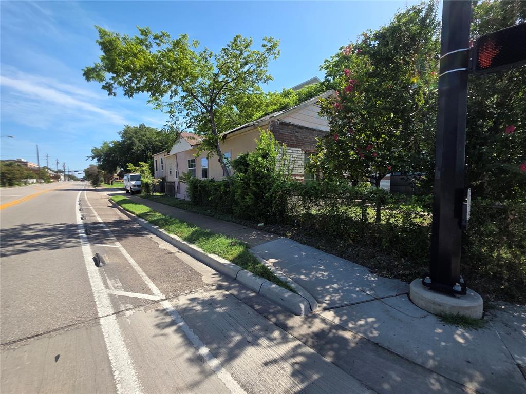 937 W 12th Street