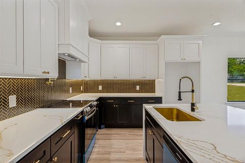 Photo of 601 Hettie Street, Denton, TX 76209 (MLS # 21273271)