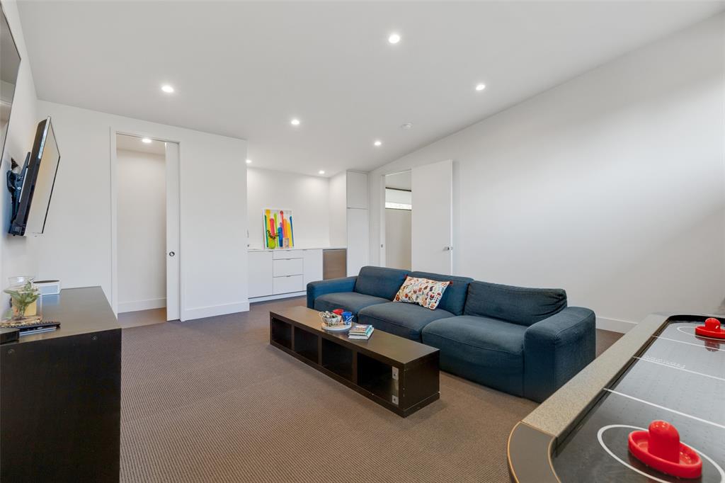 Midway Hills 06 03 Inst - Residential