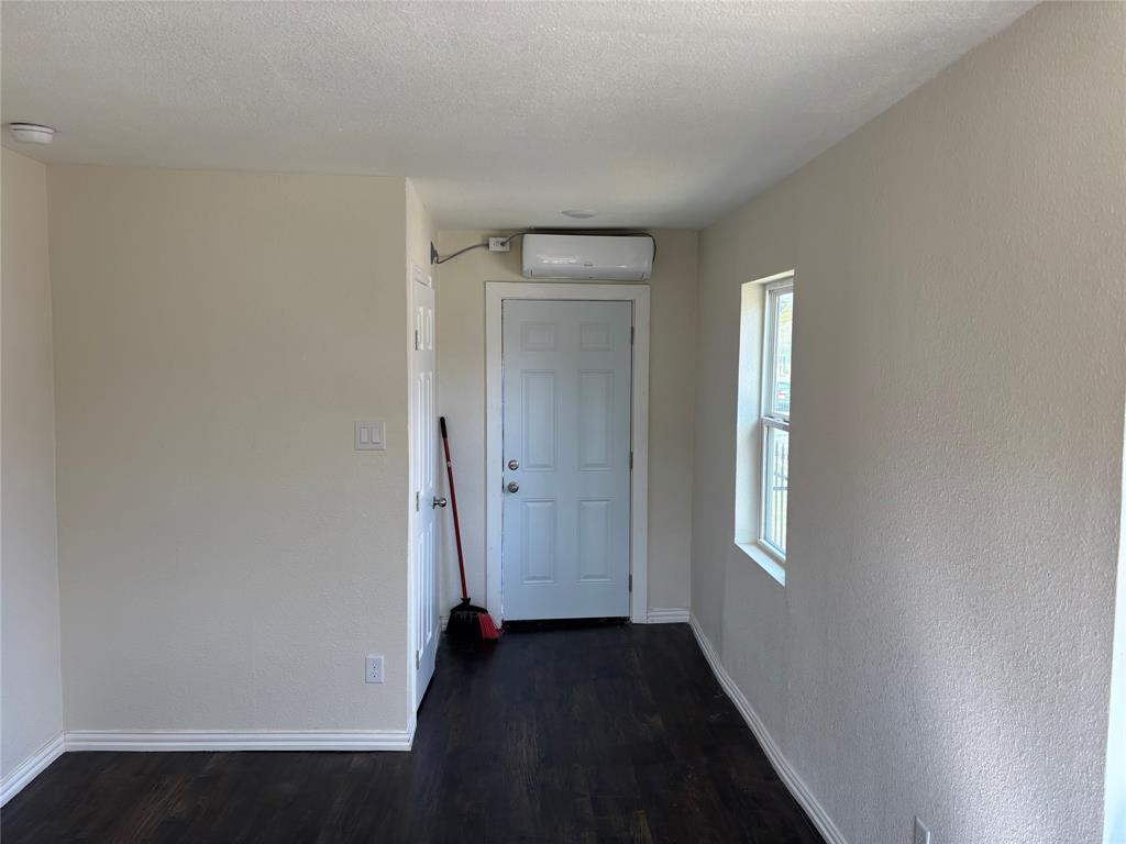 Montros - Commercial Lease